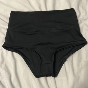PINK | S | Black swim bottoms